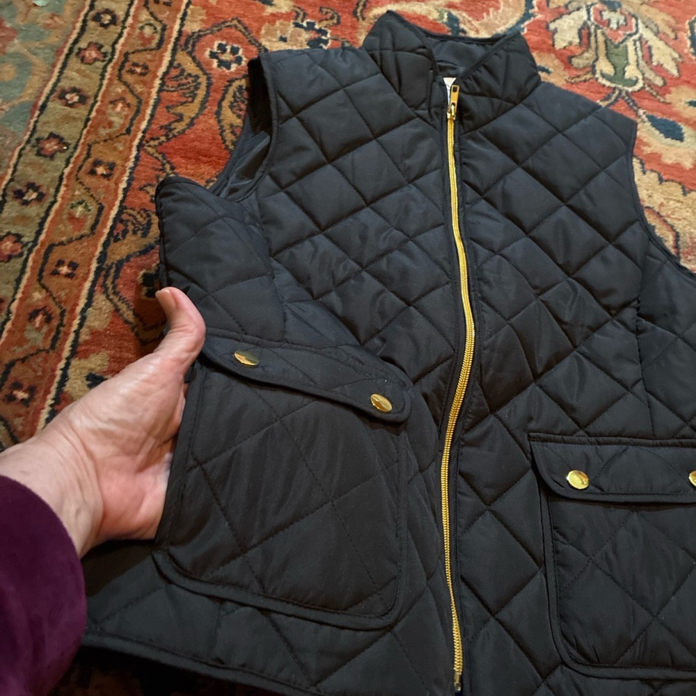 NWOT St. John’s Bay Women's Black Quilted Vest - Picture 4 of 7